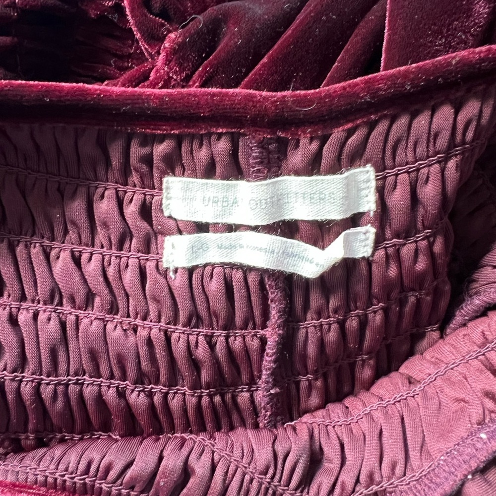 UO Patsy Smocked Velvet Romper - Picture 5 of 6